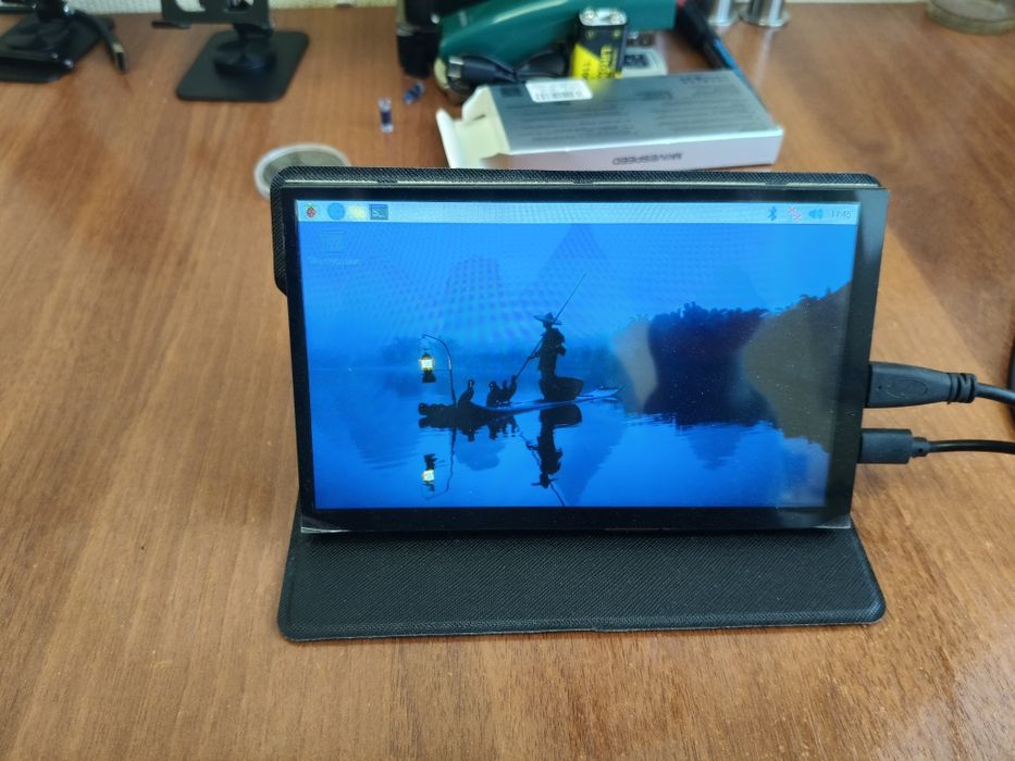 Монитор 7" тачевый 1024x600