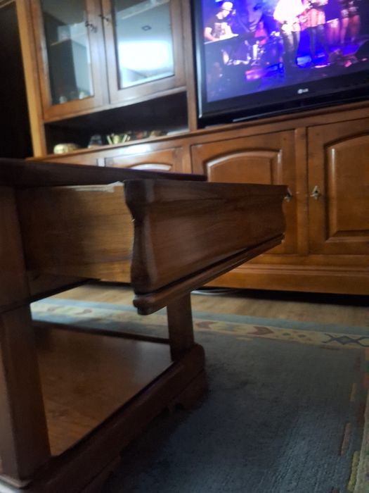 Mesa de Centro em Cerejeira