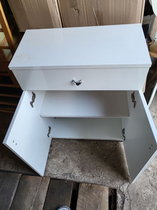 Комод у ванну кімнату