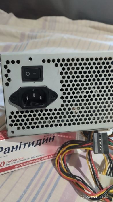 шнур питания компьютера