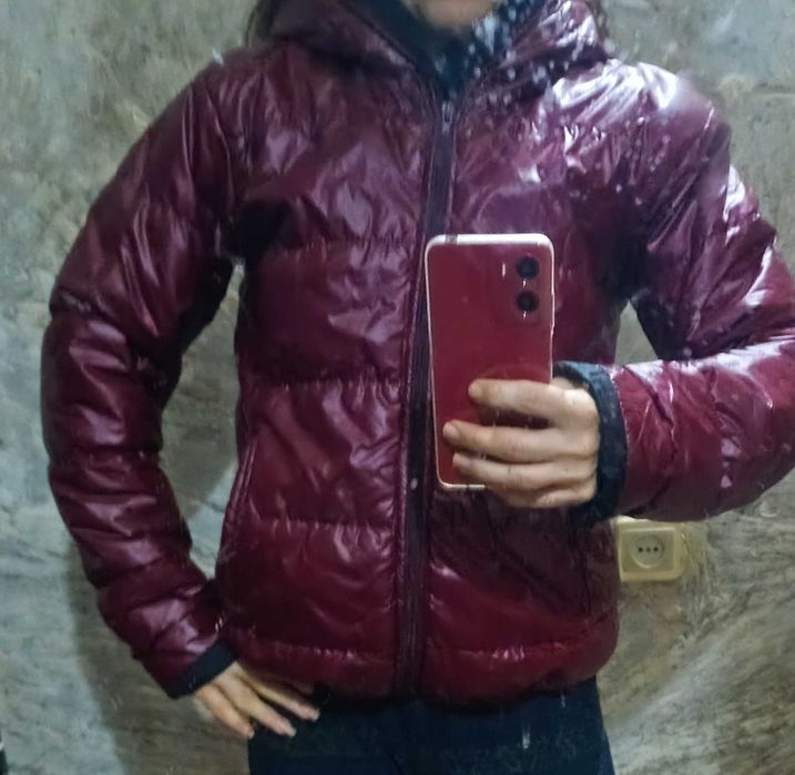 Крутезна тепла куртка пуховик