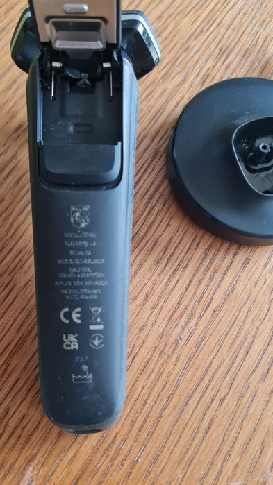 Maszynka do golenia Philips 7000 SkinIQ model 7882