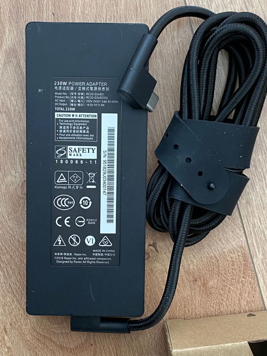 230 W para modelos razer blade 15.6 gtx 1070, power adapter