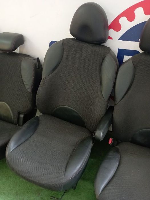 Bancos Frontais e Traseiros Nissan Note 2007