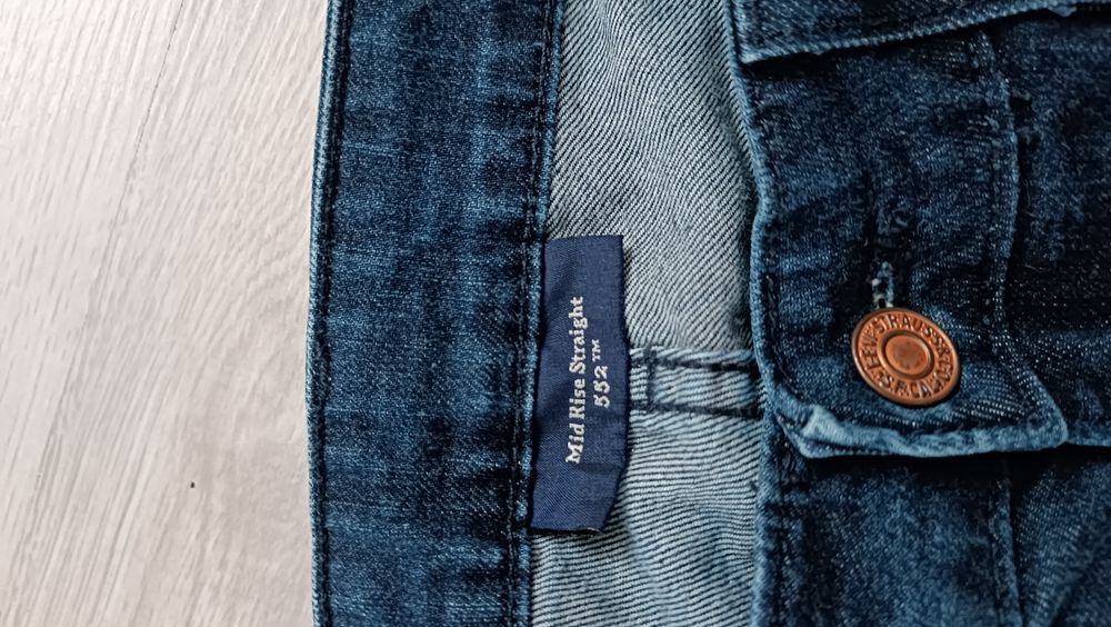 Spodnie jeansowe damskie Levi's 552 roz 0