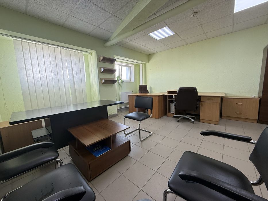 Оренда офісу 25 кв.м з меблями район ЦУМ СВІТЛО не вимикають