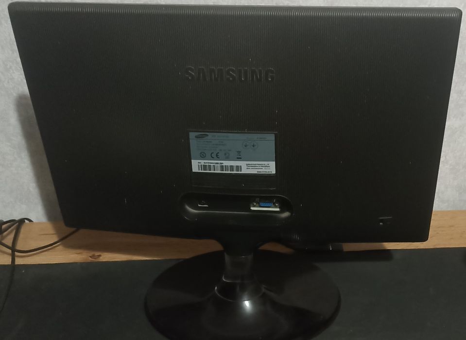 Монітор Samsung S19B350