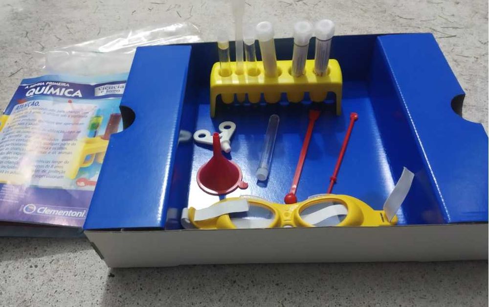 Jogo Didático “A Minha Primeira Química”