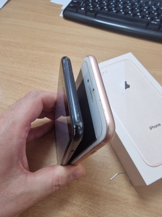 Продам iPhone 7 та iPhone 8 (як є, під відновлення/на запчастини) ціна за два