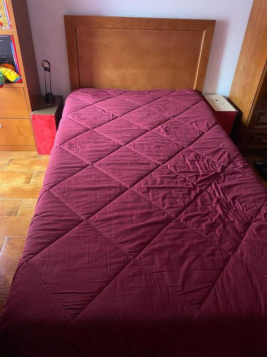 Cama de 115 x 203 em madeira com oferta de colchão