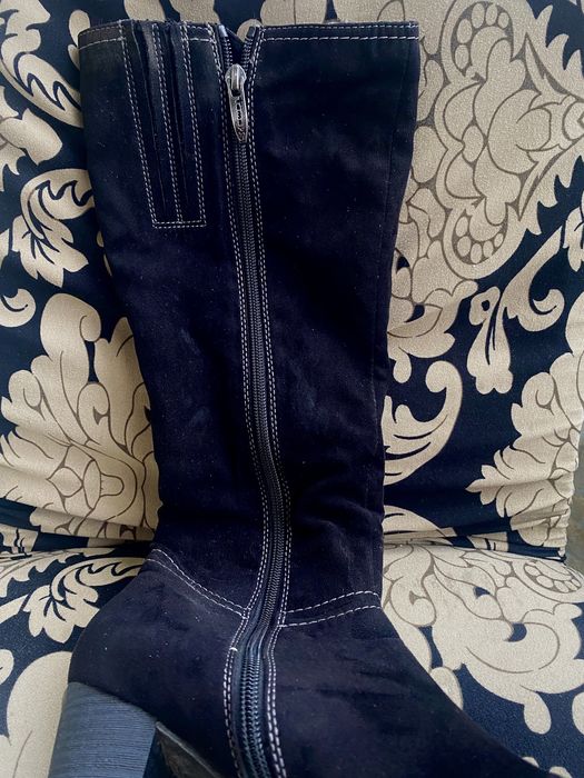 Замшеві чоботи