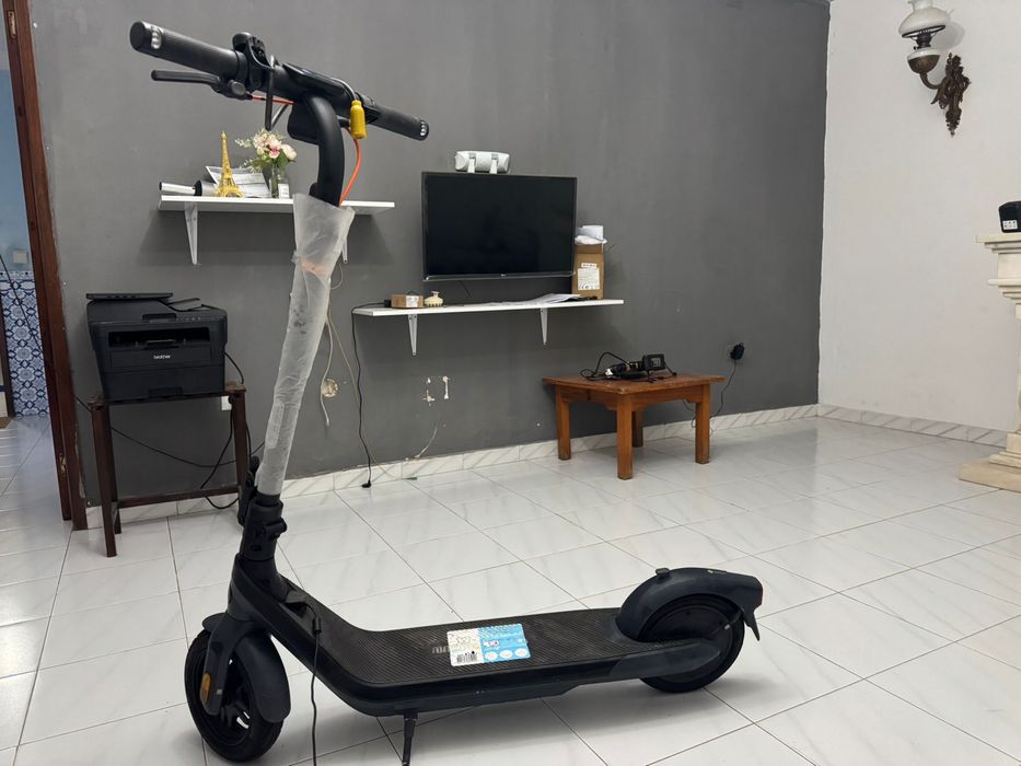 Trotinete Elétrica Segway Ninebot - Excelente Estado