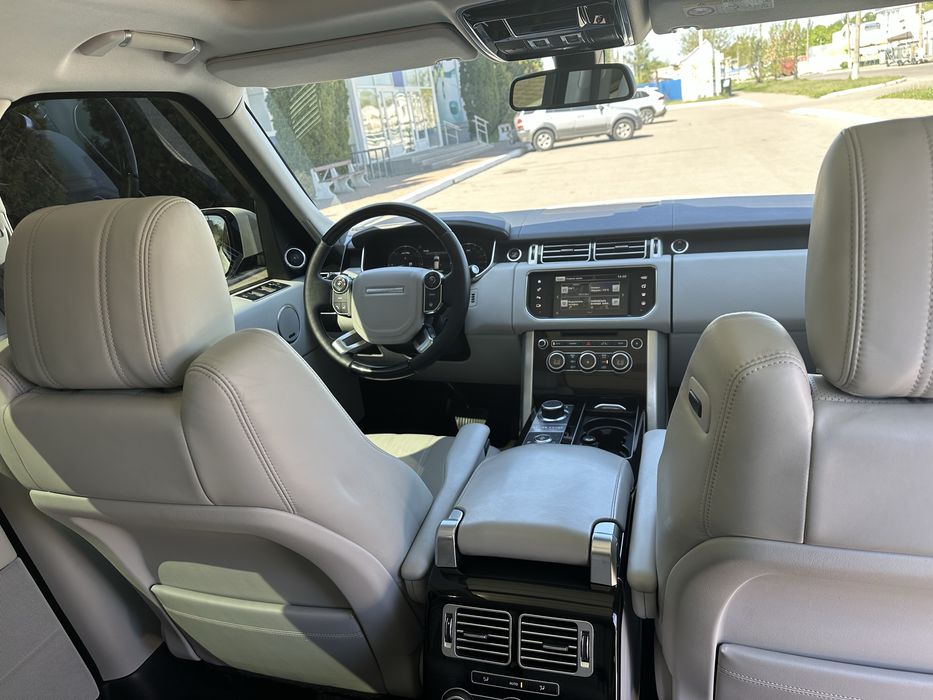 Продам ИДЕАЛЬНЫЙ RANGE ROVER 4.4 TDi официал