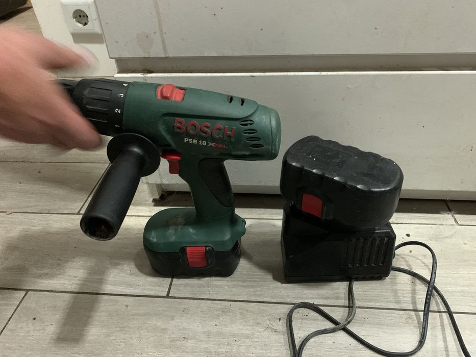 Шуруповерт с молотком