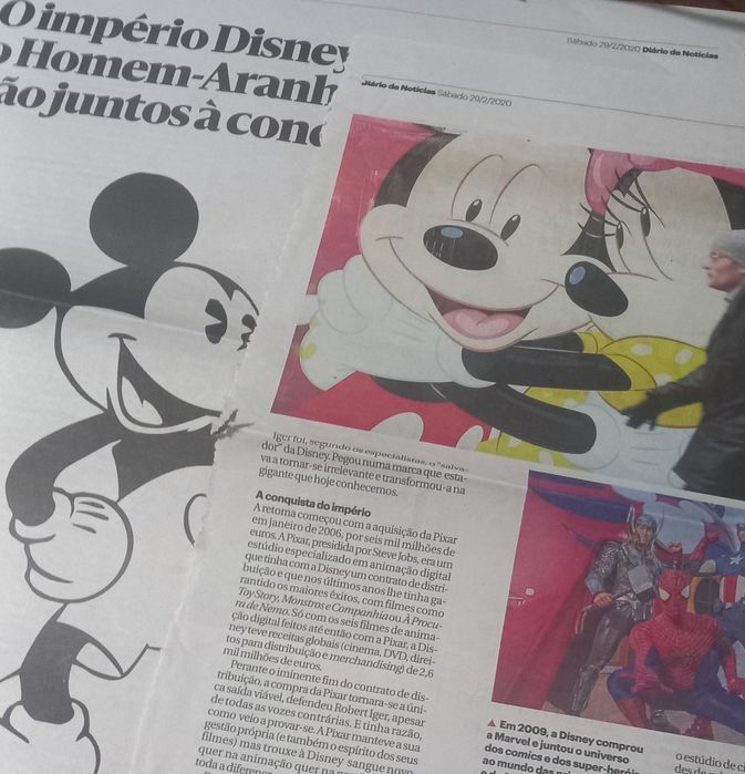 Rato Mickey na capa de RevistaExpresso de 2001 mais
