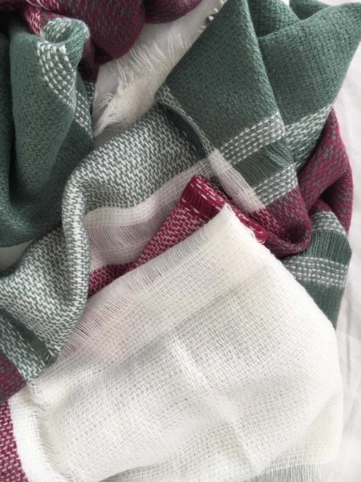 Brincos brilliant colar e cachecóis lindos