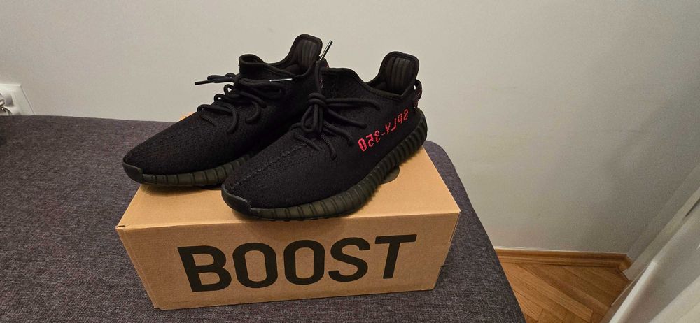Adidas Yeezy Boost 350 V2 Bred