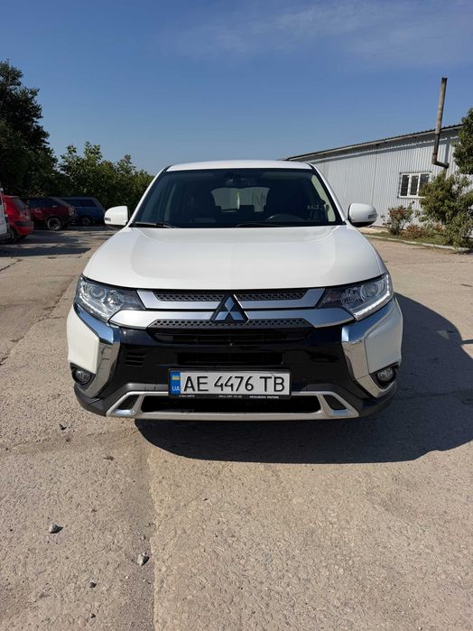 Mitsubishi Outlander 3 2021 авто в гарному стані.