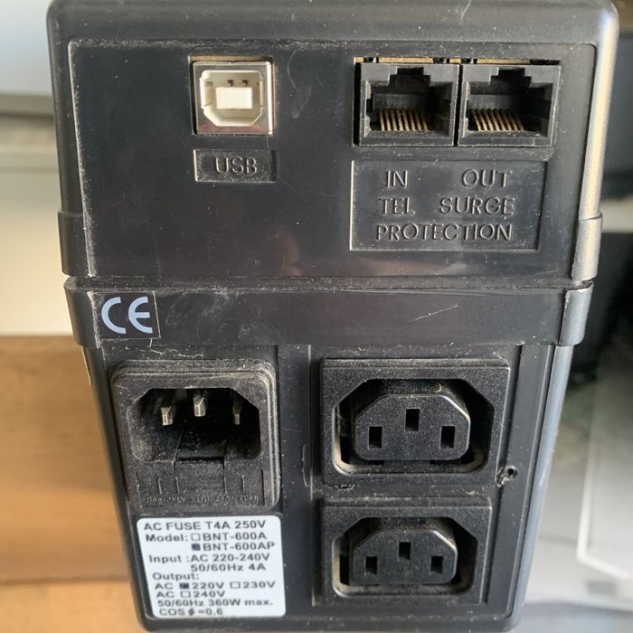 Безперебійники 600ВА перетворювач з 12 вольт на 220