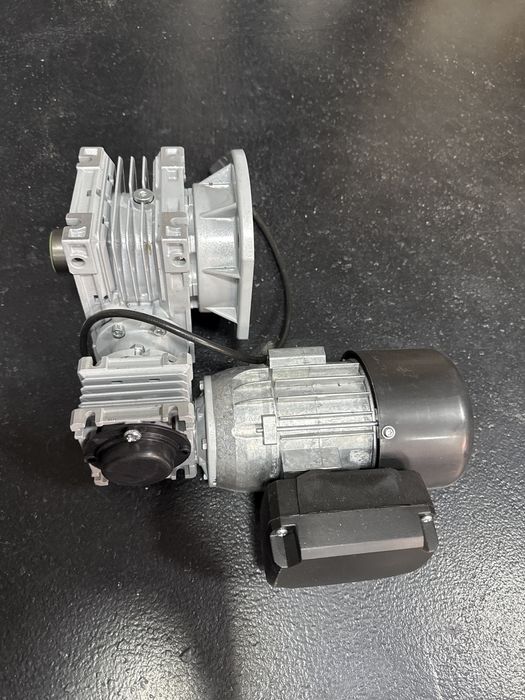 Motoreduktor Besel Defro Sas do podajnika