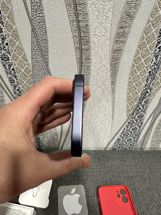 Iphone 12 mini в идеальном состоянии.