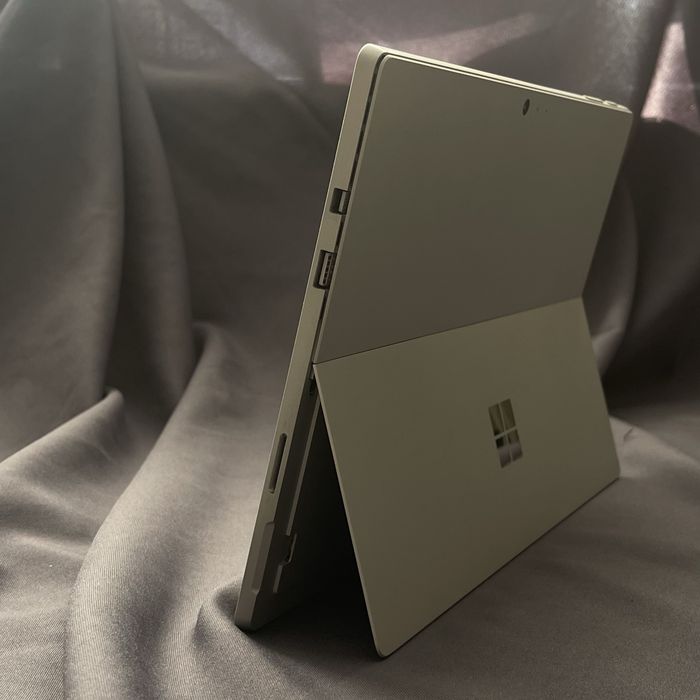 Microsoft Surface Pro 5 1796 12,3" 2K 8/256/QHD Комплект