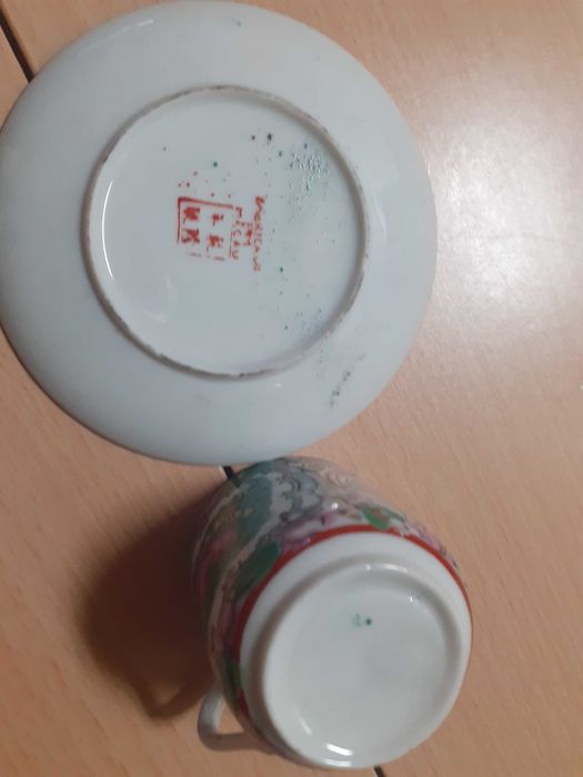 Chávena e pires antigos (loiça de Macau)