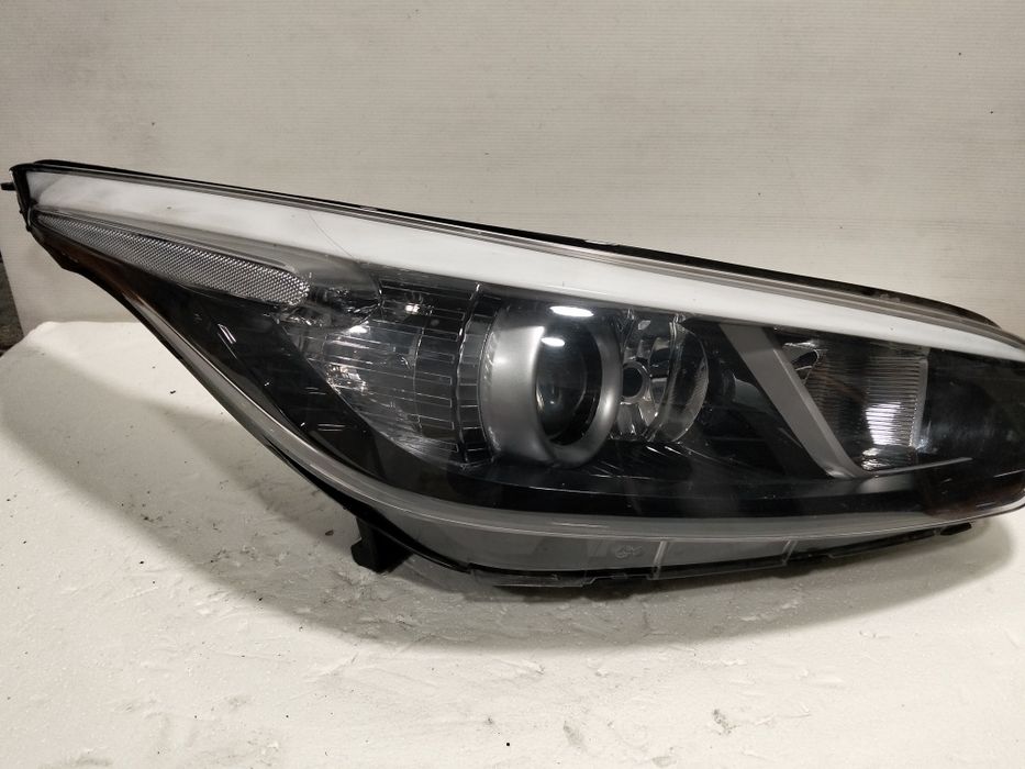 Farol Kia ceed otica original 2015 direito
