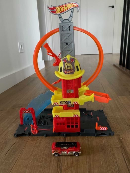 Hot Wheels Remiza Strażacka Tor HKX41 + autko
