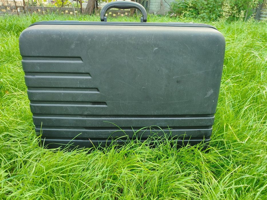 Чемодан Dario, на колесах