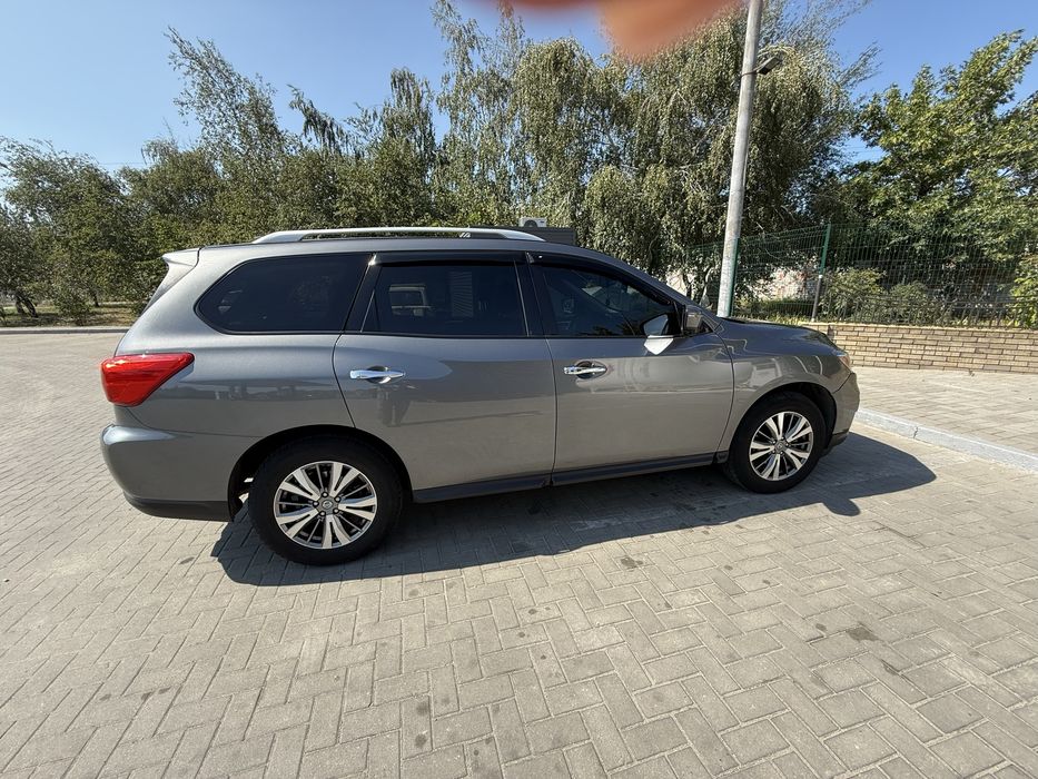 Nissan Pathfinder 2019
