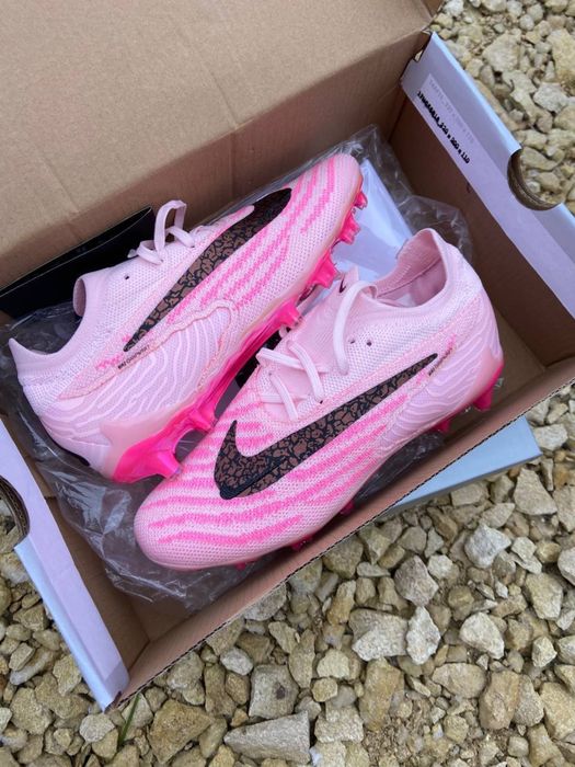 Футбольні бутси Nike