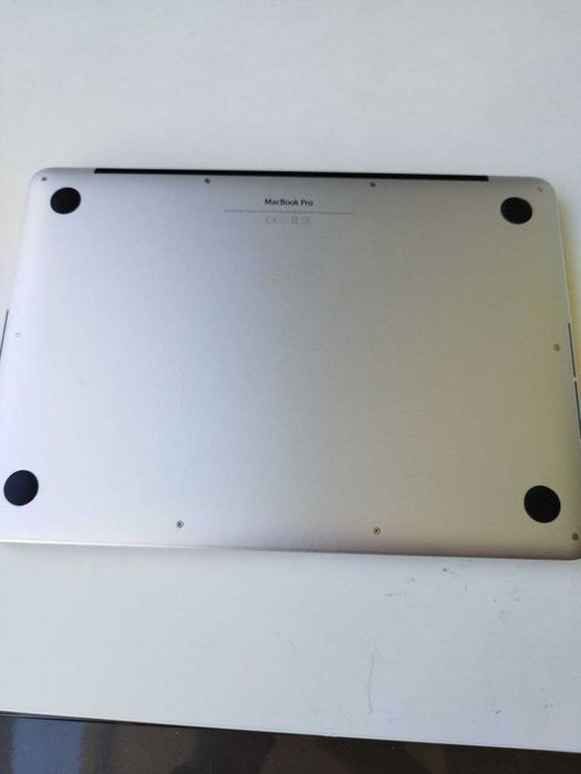 Macbook Pro Retina 13 2015 Intel i5 2.7Ghz + Magic Mouse + Apple Keyb.