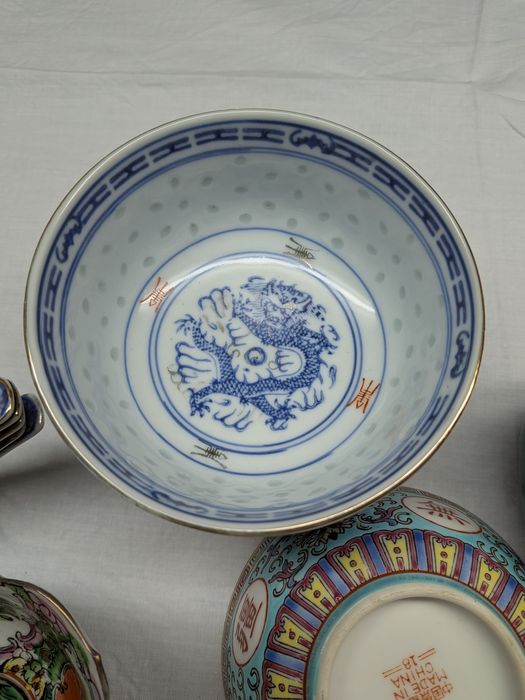 Pratos e taças de Loiça chinesa
