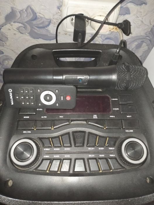 300Wt потужна блютуз колонка MANTA spk 5450 Phantom до 10год батарея