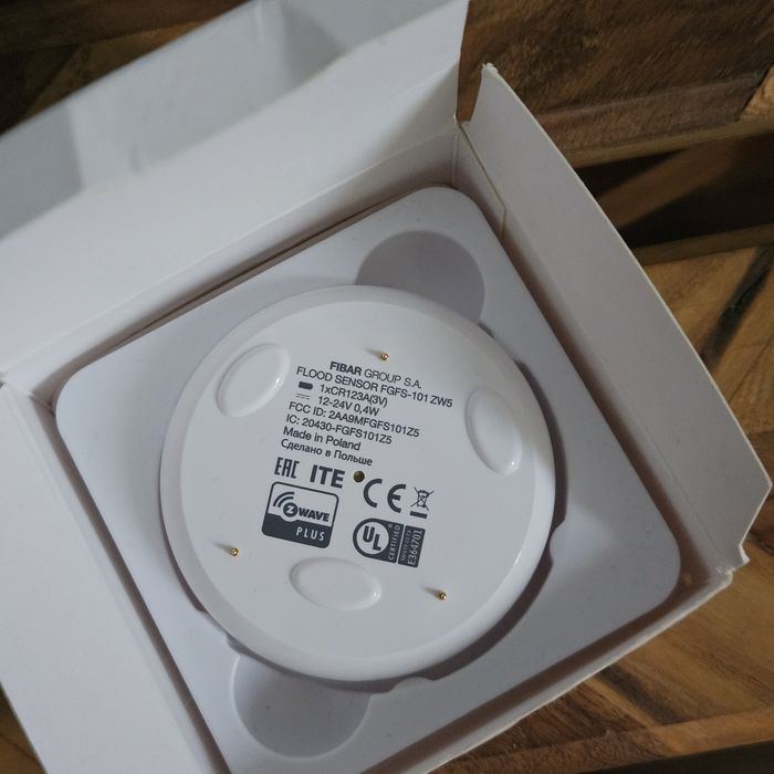 Датчик протікання та температури FIBARO flood sensor FGFS-101