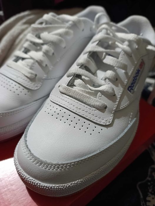 Tênis brancos Reebok unisexo