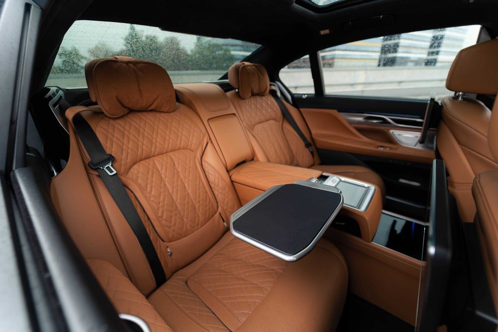 BMW 760Li V12 XDrive - wypożyczalnia samochodów