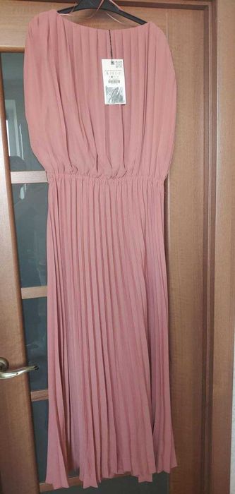 Zara сукня плаття міді з пліссируванням і поясом
