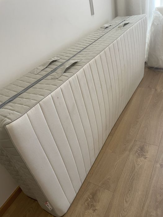 Colchão de solteiro  25€ cada
