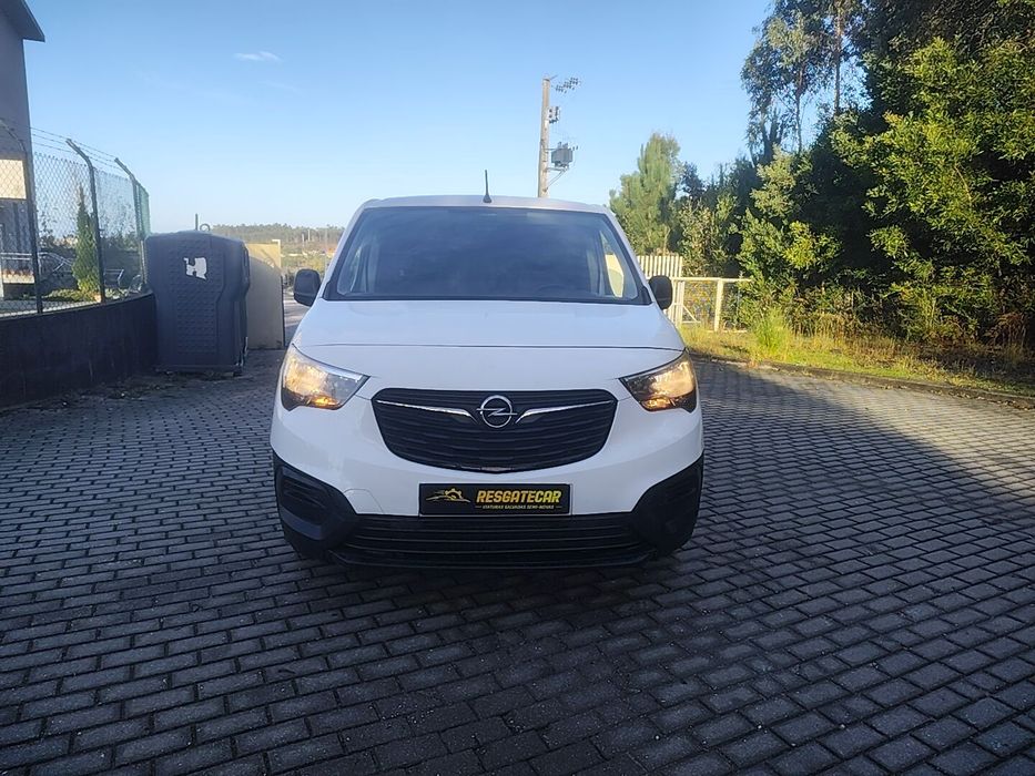 Opel combo 1.6 salvado