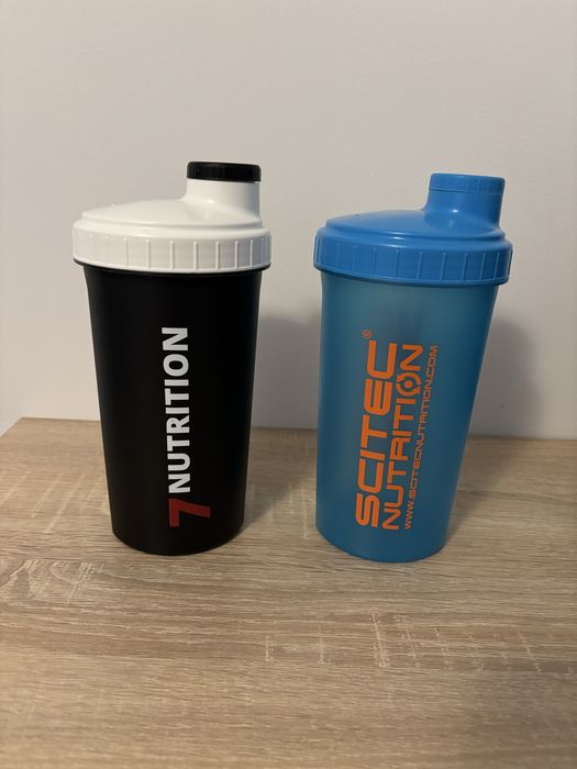 Shaker 700 ml czarny i niebieski  - używane , szczelne