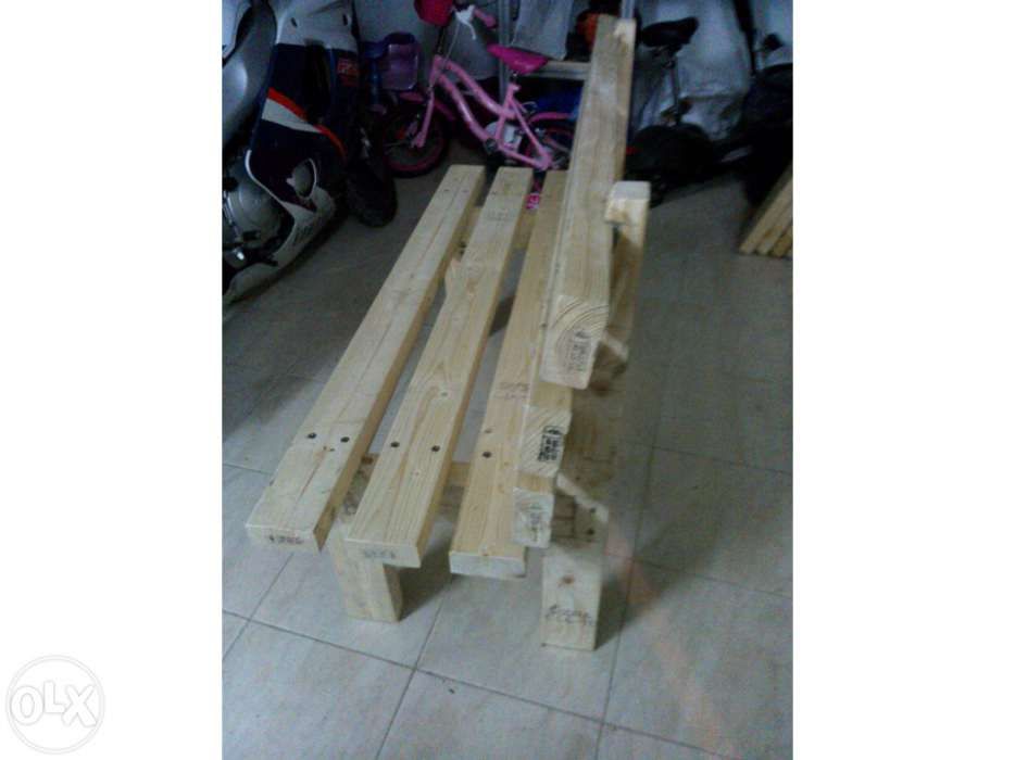 Banco de jardim rústico e muito robusto