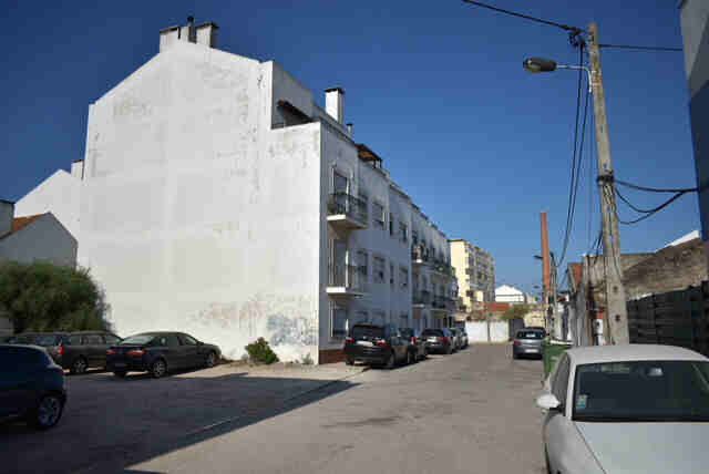 Vende-se lote de terreno no centro do Montijo