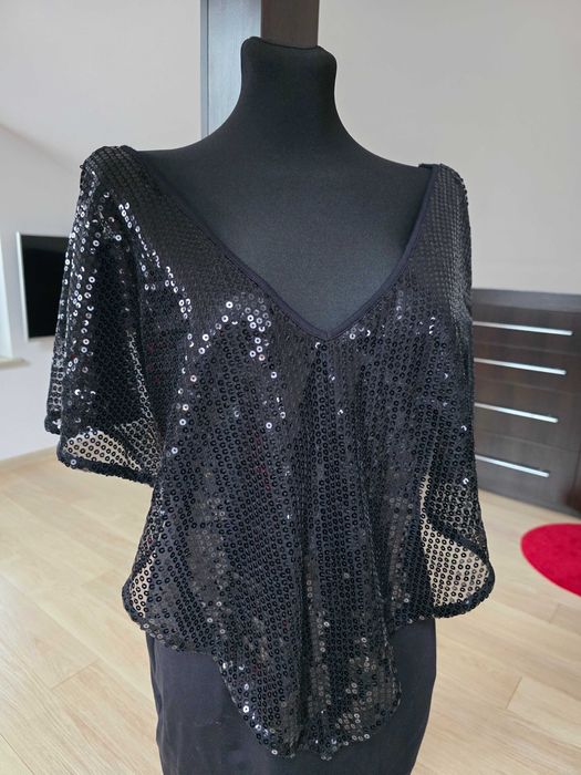 Sukienka mała czarna z cekinami r. 42 – stan bardzo dobry