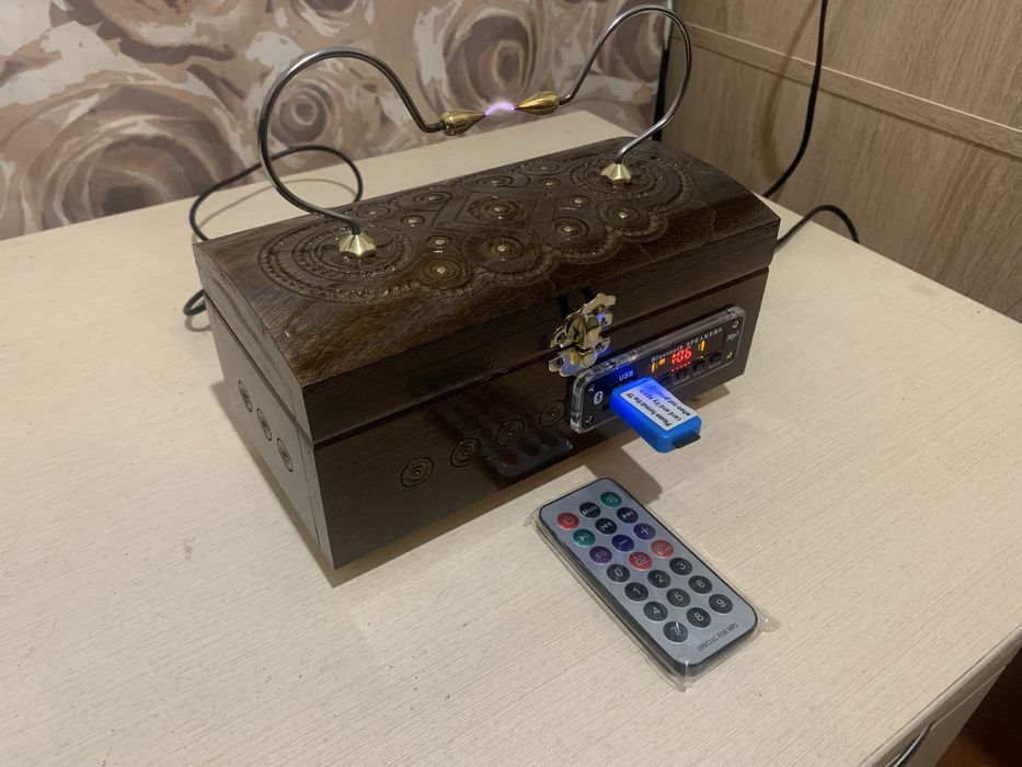 Шкатулка + Ионофон — когда плазма поет