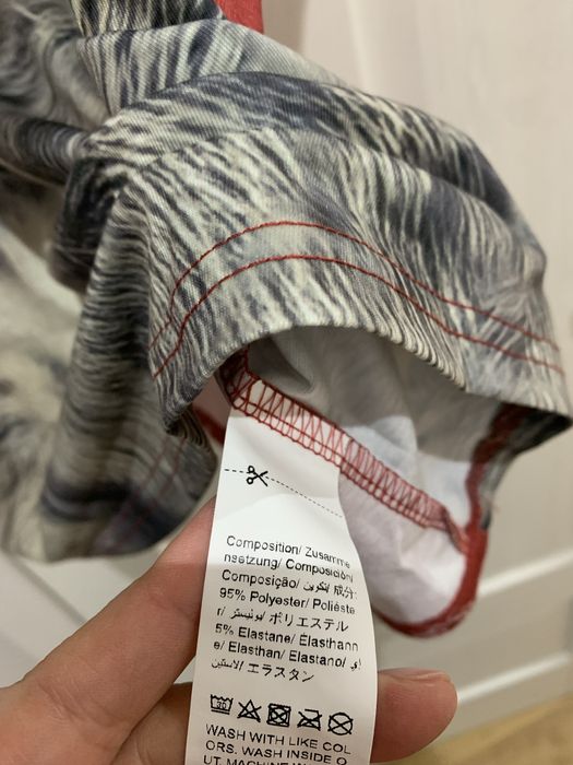 Modny t-shirt śmieszny nadruk kot serca rozmiar 50 nowy