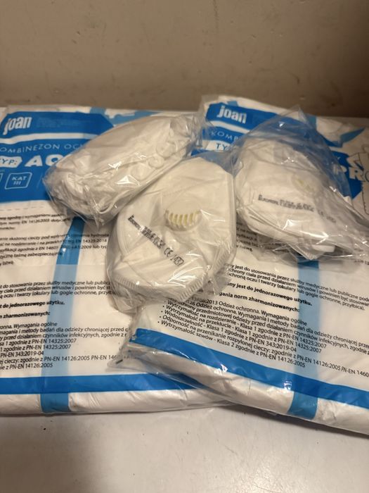 Kombinezon ochronny 2 sztuki + gratis maseczki + buty