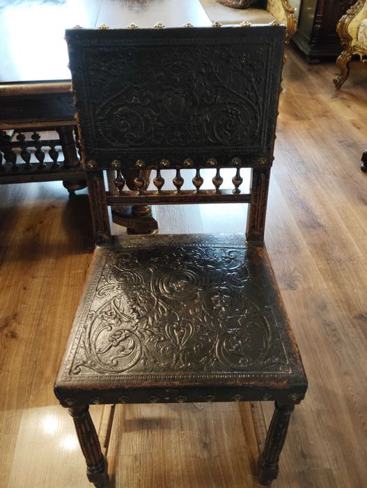 Rozkładany stół +6  krzeseł