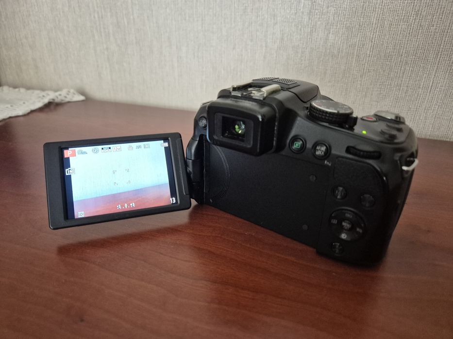 Panasonic DMC-FZ200 + KIT